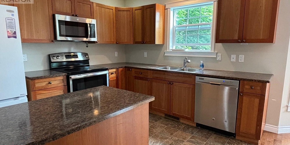 1 3239 APSLEY STREET Terrace Photo 3 1 3239 APSLEY STREET Terrace Photo 3